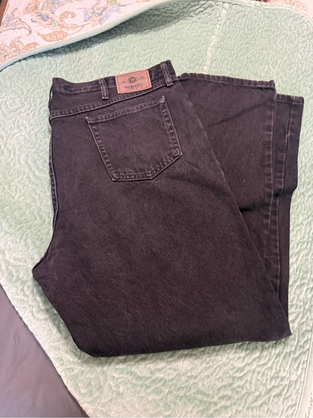 Wrangler Men’s Black Relaxed Fit Jeans